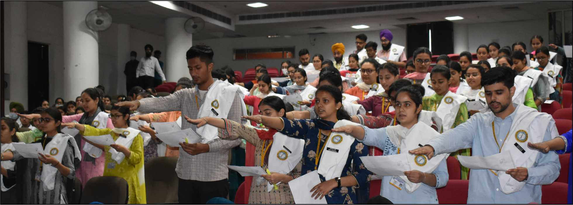 galimgs/Dental College White Coat Ceremony/front.jpg